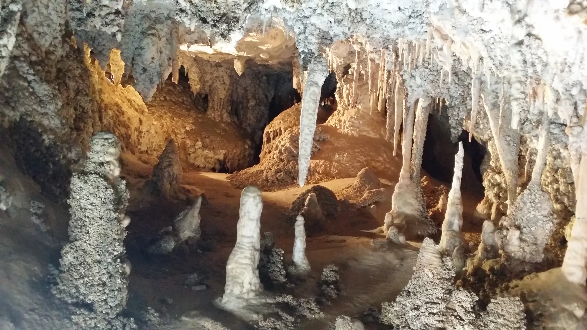 Jenolan’s caves NSW by ZANZA tours